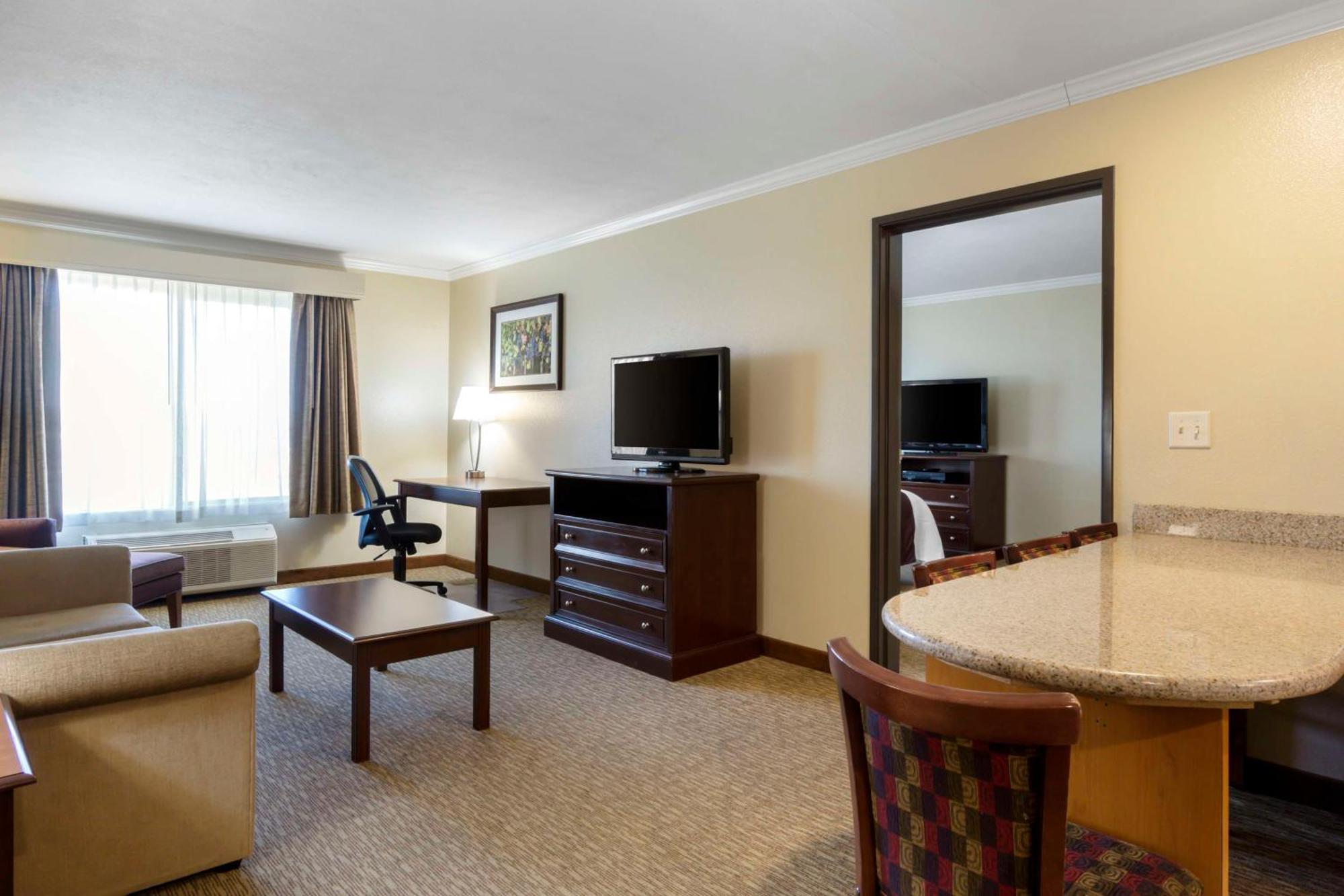 Best Western Plus Grapevine Inn Sunnyside Экстерьер фото