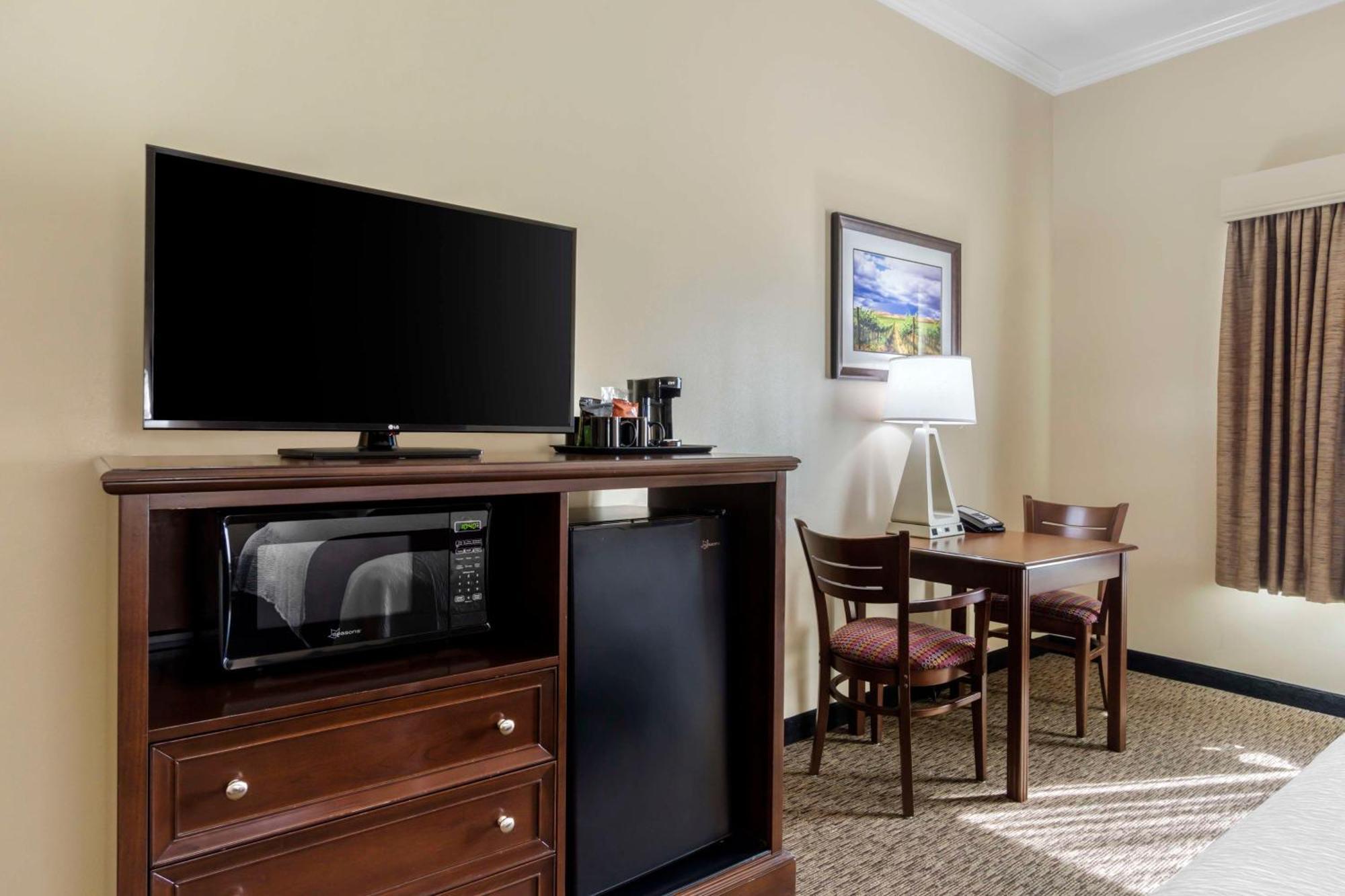 Best Western Plus Grapevine Inn Sunnyside Экстерьер фото
