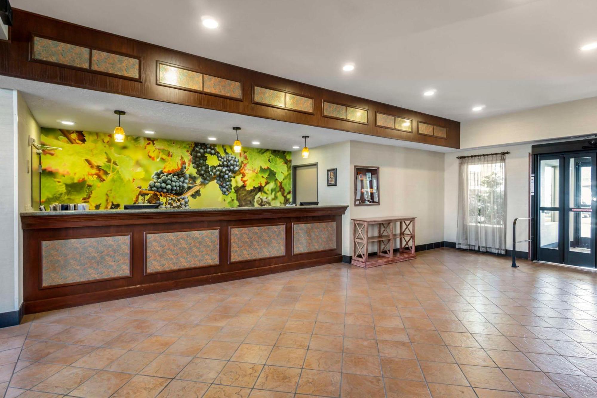 Best Western Plus Grapevine Inn Sunnyside Экстерьер фото